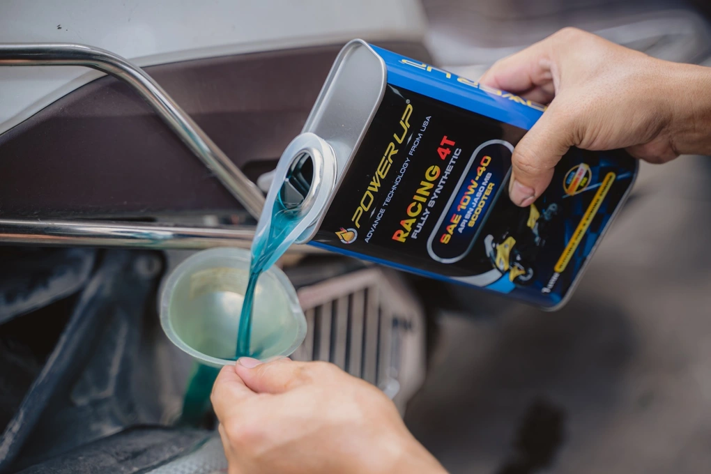 Mua Dầu Nhớt Ở Đâu? Hướng Dẫn Chọn Địa Chỉ Uy Tín