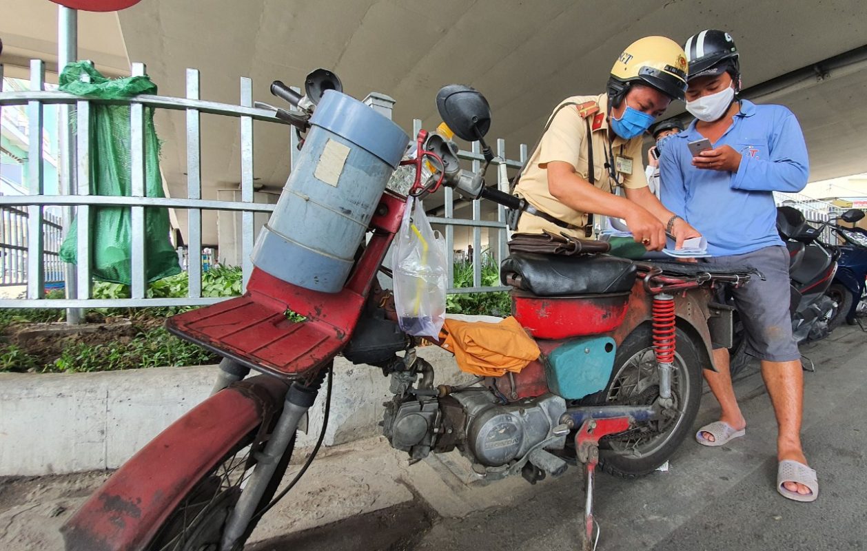 Thay Đổi Kết Cấu Xe Phạt Bao Nhiêu? Những Quy Định Quan Trọng Cần Biết