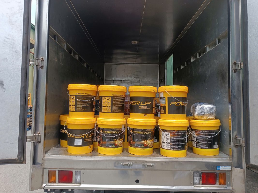 Dầu hộp số chuyên dụng, chịu tải trọng lớn, bảo vệ bánh răng và hệ thống truyền động.